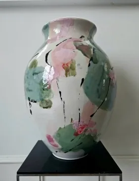 vaser vase kunst unika design kunsthåndværk keramik abstrakt kunstner håndmalet håndmalede bronze sculpture