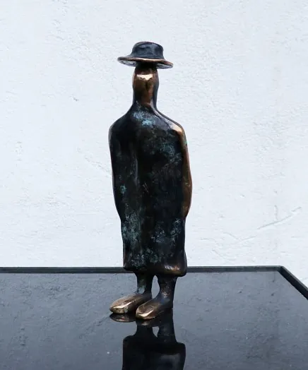 bronzeskulpturer vaser kunst keramik abstrakt bronzeskulptur vase